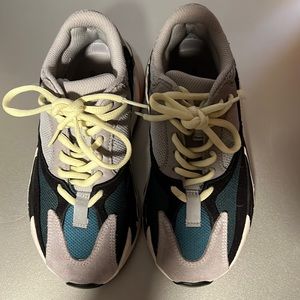 Yeezy wave runner 700 authentic